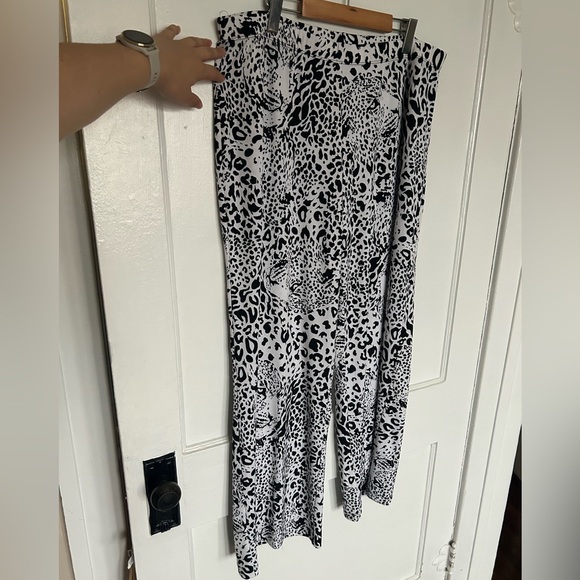 Crystal Fashions Leapord Pants - Picture 4 of 15